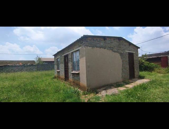 2 BEDROOM HOUSE FOR SALE IN DAVEYTON CENTRAL